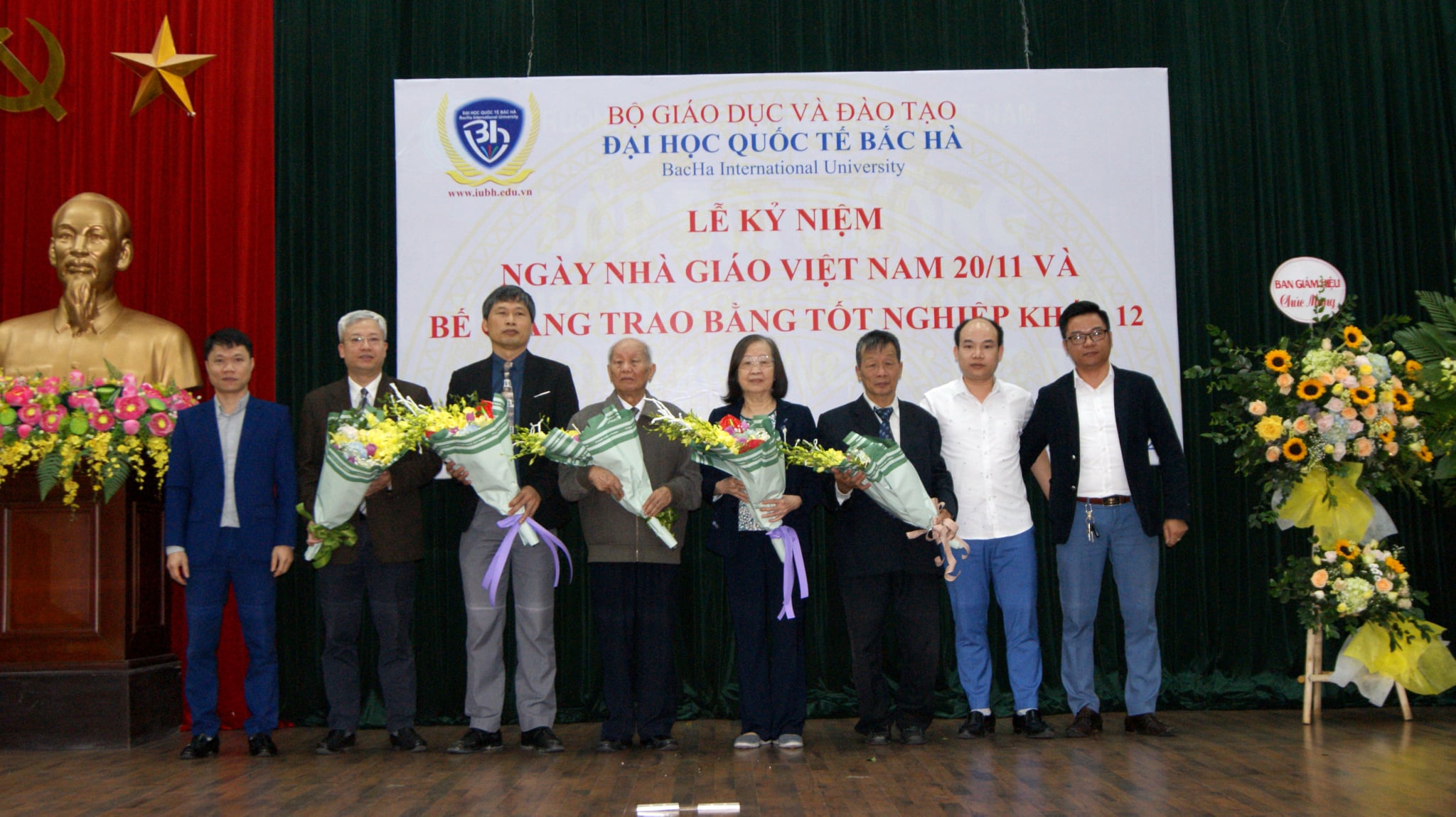 Lễ Kỷ niệm ngày Nhà giáo Việt Nam 20-11 và Bế giảng trao bằng tốt nghiệp cho sinh viên khóa K12